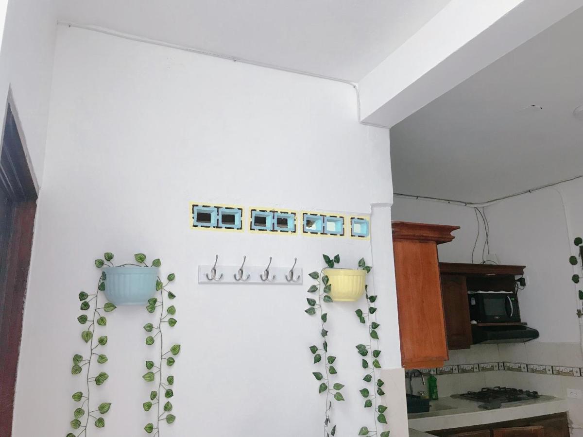 Confortable Habitacion En Apartamento Amoblado Jardin Exterior foto